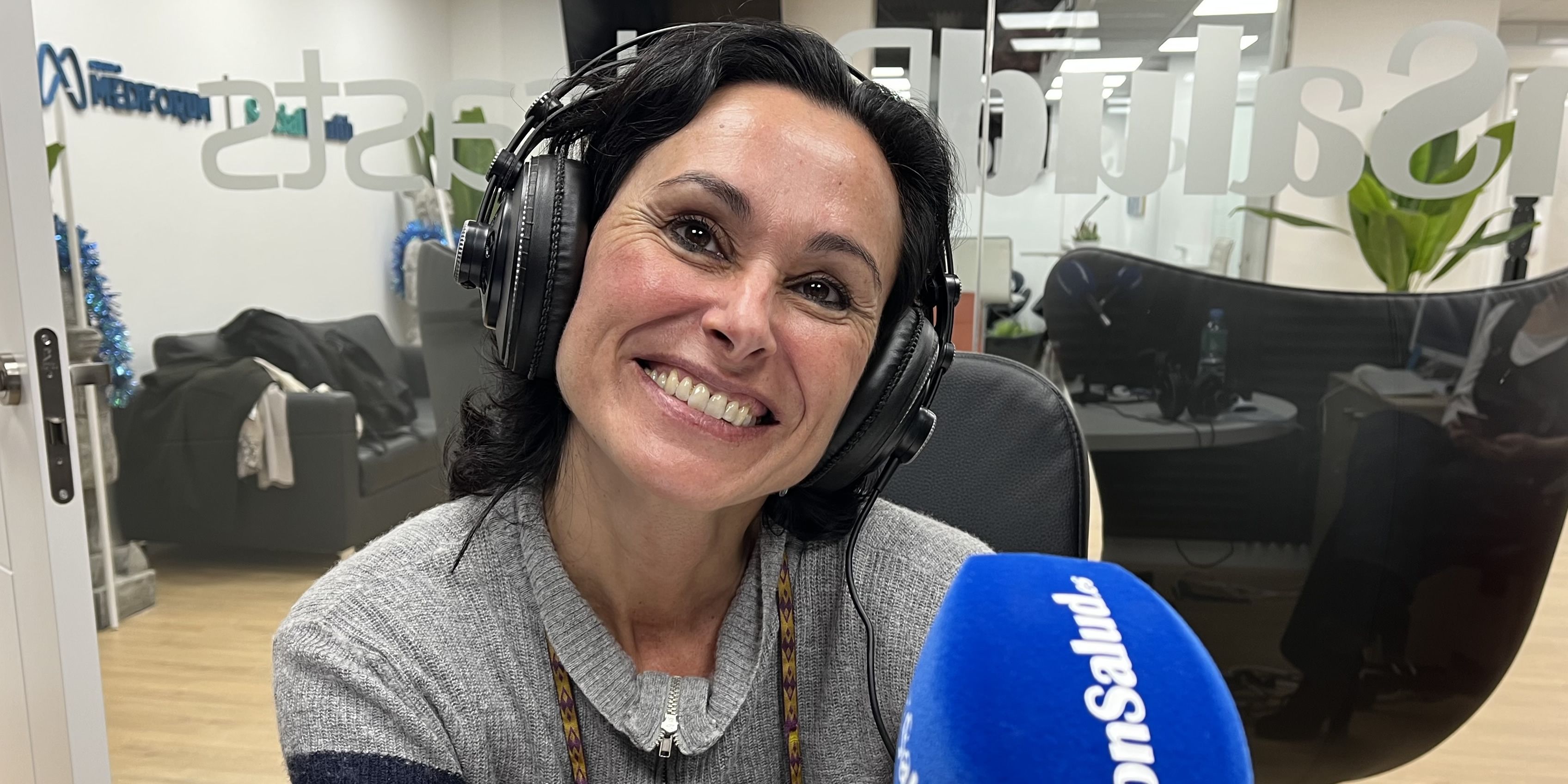 Marta Sánchez Carril en el plató de ConSalud Podcast