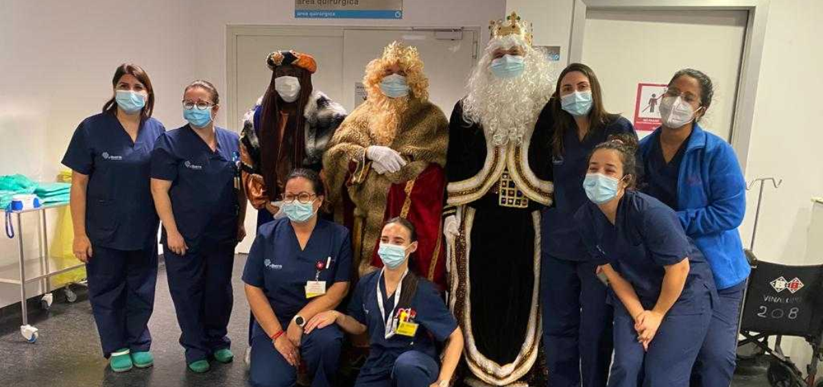 Los reyes magos visitan la planta pediátrica. (Foto: Hospital de Vinalopó)