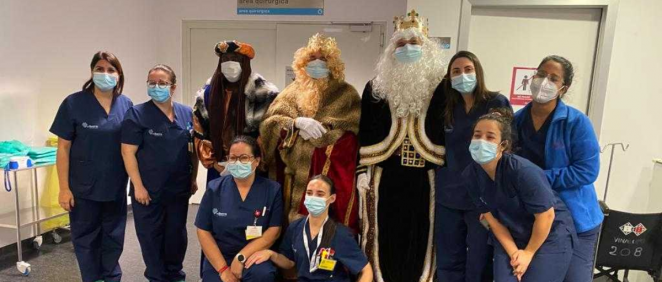 Los reyes magos visitan la planta pediátrica. (Foto: Hospital de Vinalopó)