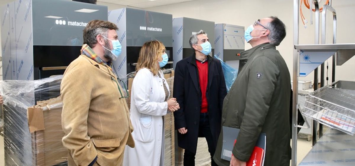 El Consejero de Sanidad, Raúl Pesquera, visita la obra ampliación del hospital de Laredo (Foto: Gobierno de Cantabria)