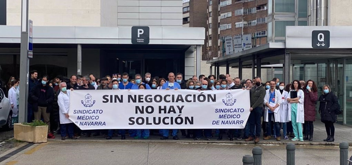 Los médicos de Navarra ratifican la huelga. (Foto: EP)