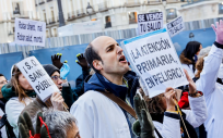 Manifestantes durante la protesta de Médicos de Familia y Pediatras de la Comunidad de Madrid. (Foto: EP)