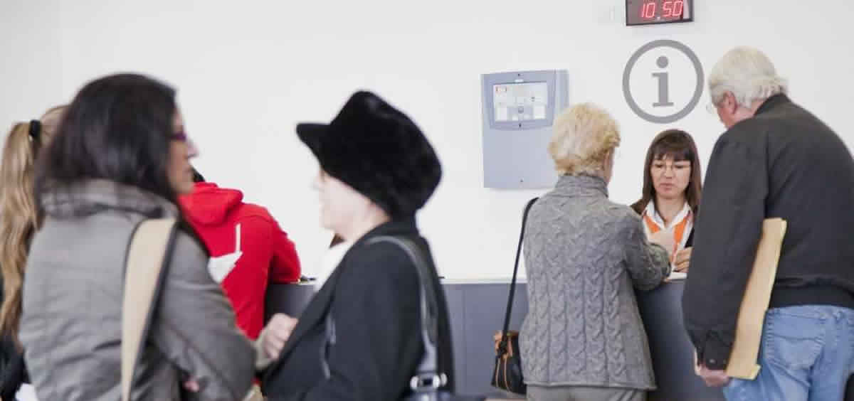 Pacientes en el Hospital de Dénia (Foto: Ribera)