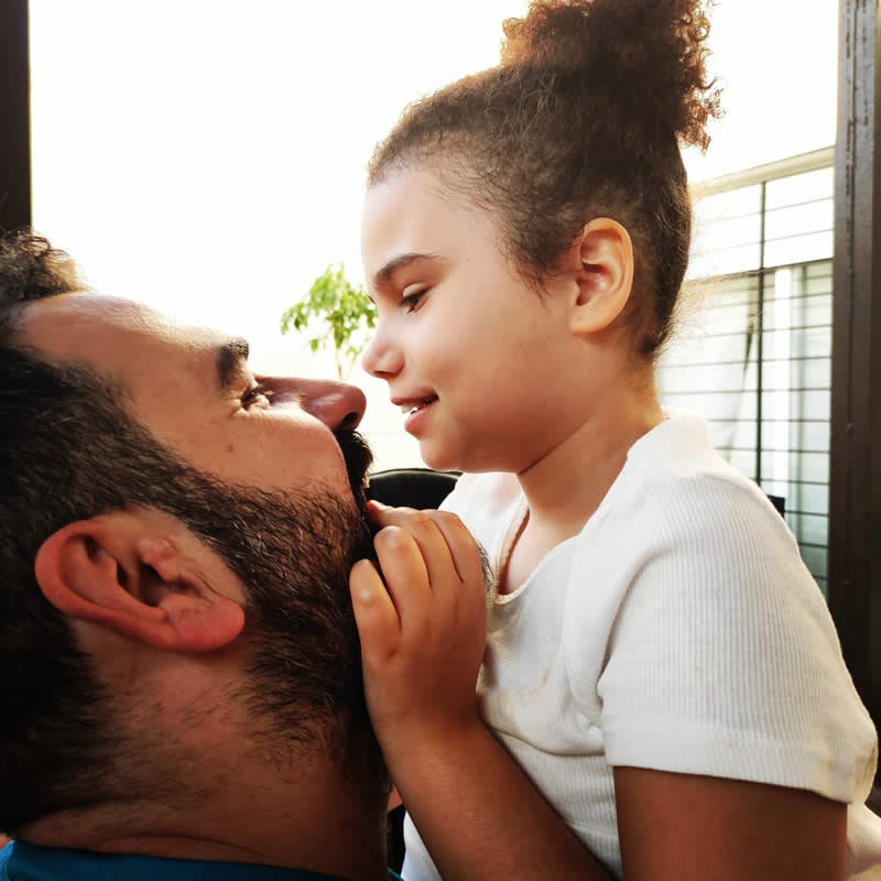 Martina junto a su padre