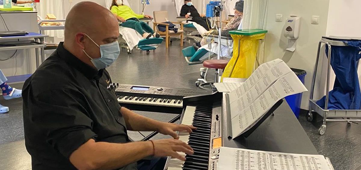 Concierto a piano en el Hospital dell Vinalopó (Foto. Hospital Universitario del Vinalopó)