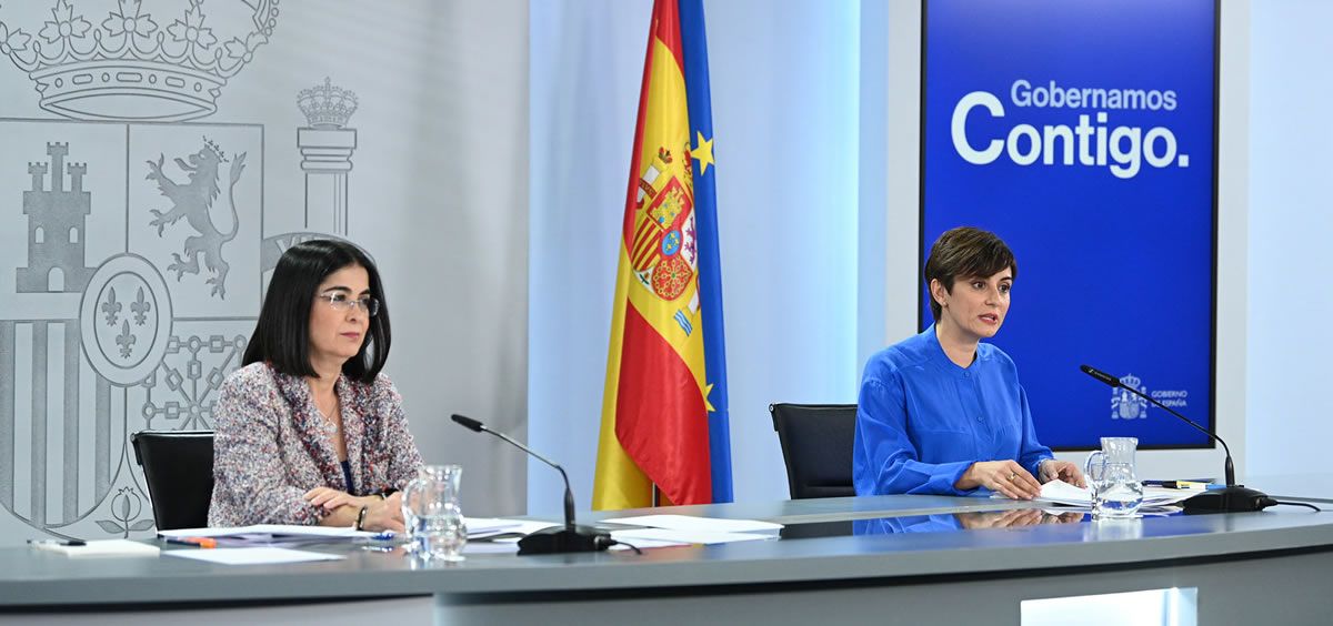 Isabel Rodríguez y Carolina Darias en la rueda de prensa del Consejo de Ministros (Foto: Pool Moncloa/Borja Puig de la Bellacasa)