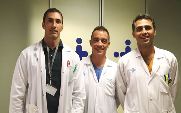 Los doctores Fernando Lozano, Carles Raventós y Albert Carrión