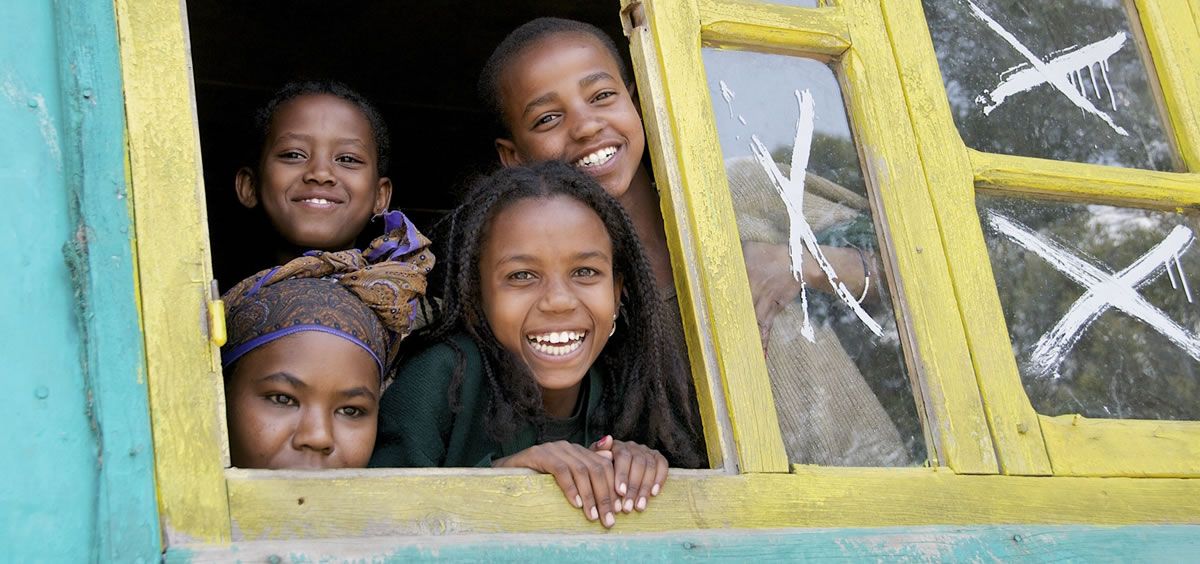 Niños en una escuela de Etiopía (Foto. Antony Robbins/WHO)