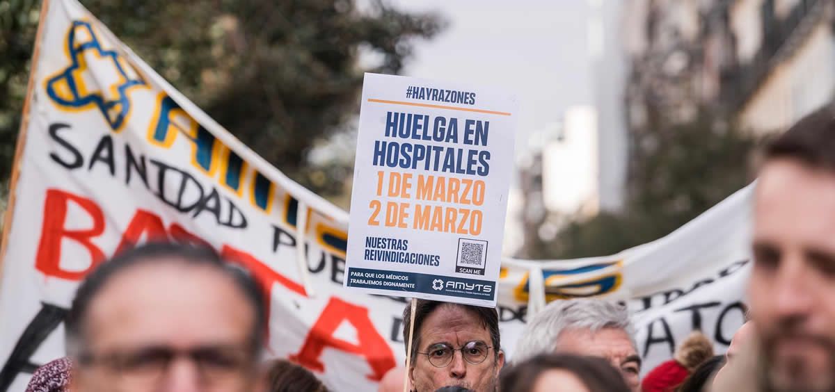 Manifestación de facultativos hospitalarios (Foto: Diego Ramadés/ Europa Press)