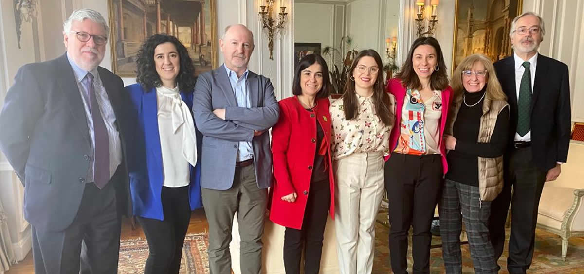 Darias se reúne con investigadores españoles (Foto: Ministerio de Sanidad)