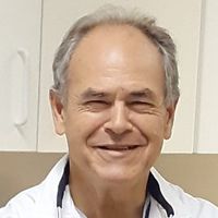 Dr. Damián García