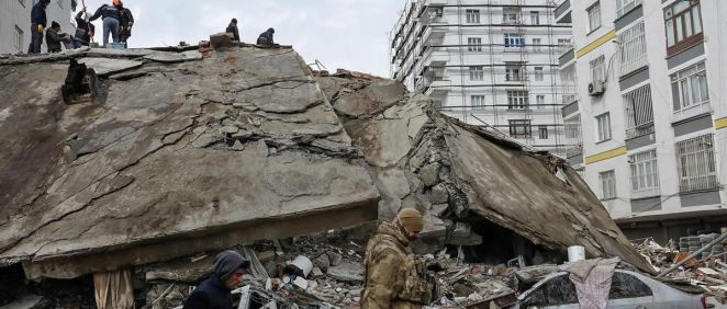 Daños materiales en Diyarbakir tras un terremoto en Turquía (Foto: Mehmet Masum Suer/SOPA Images vi / DPA / EuropaPress)