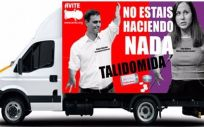 AVITE lleva su campaña “Si Usted hubiera nacido así, ya estaría solucionado”, en un camión publicitario con megafonía (Foto. AVITE)