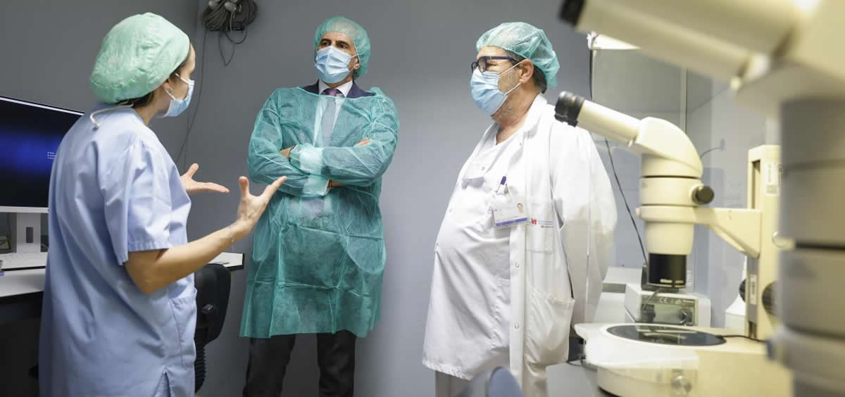 El consejero de Sanidad de Madrid, Enrique Ruiz Escudero, visita el Hospital Universitario Fundación Alcorcón (Foto: CAM)