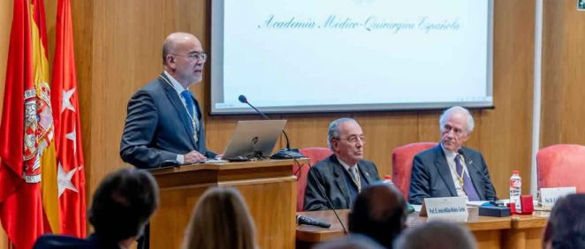 El Dr. Julio Acero toma posesión como Académico de Número de la Academia MédicoQuirúrgica Española (Foto: HRC)