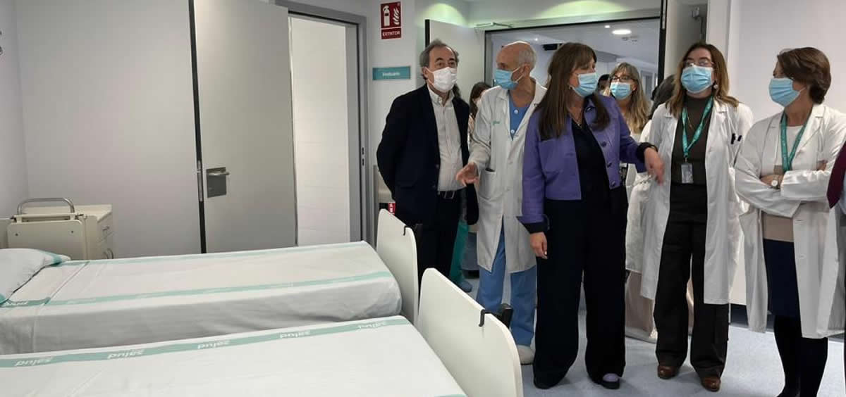 Sira Repollés, consejera de Salud de Aragón, visita la nueva Unidad de Reproducción Asistida del Hospital Servet de Zaragoza (Foto: Gobierno de Zaragoza)