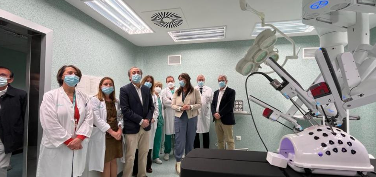 La consejera de Sanidad de Aragón, Sira Repollés, visita la nueva instalación en el Hospital Servet. (Foto: Gob. Aragón)