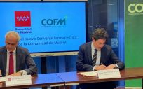 Enrique Ruiz Escudero y Manuel Martínez del Peral en la firma (Foto. @COFMadrid)
