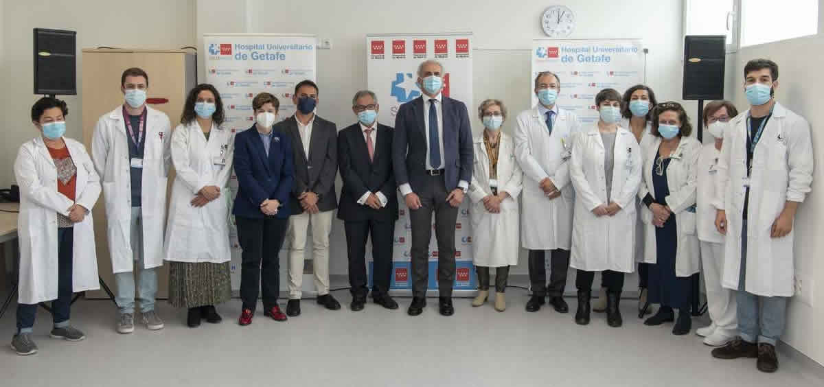 El consejero de Sanidad de la Comunidad de Madrid, Enrique Ruiz Escudero, ha visitado el nuevo Hospital de Día de Salud Mental para Adolescentes en Getafe (Foto. CAM)