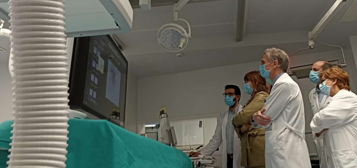 Repollés, en la nueva sala de Radiología Intervencionista (Foto: Gobierno de Aragón)