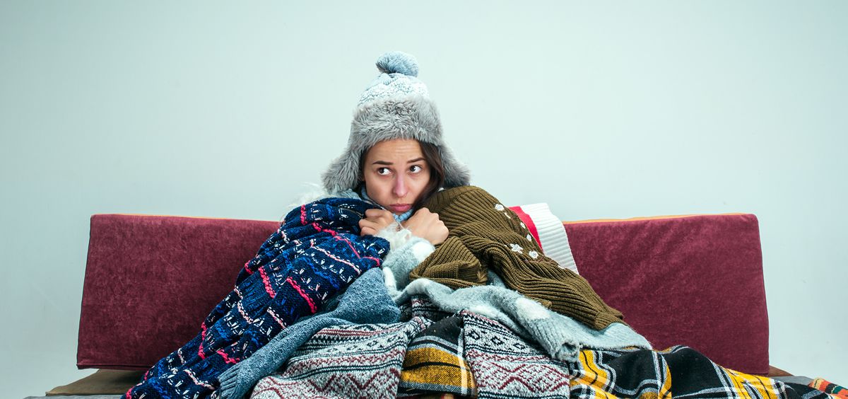 Mujer con frío (Foto: Freepik)