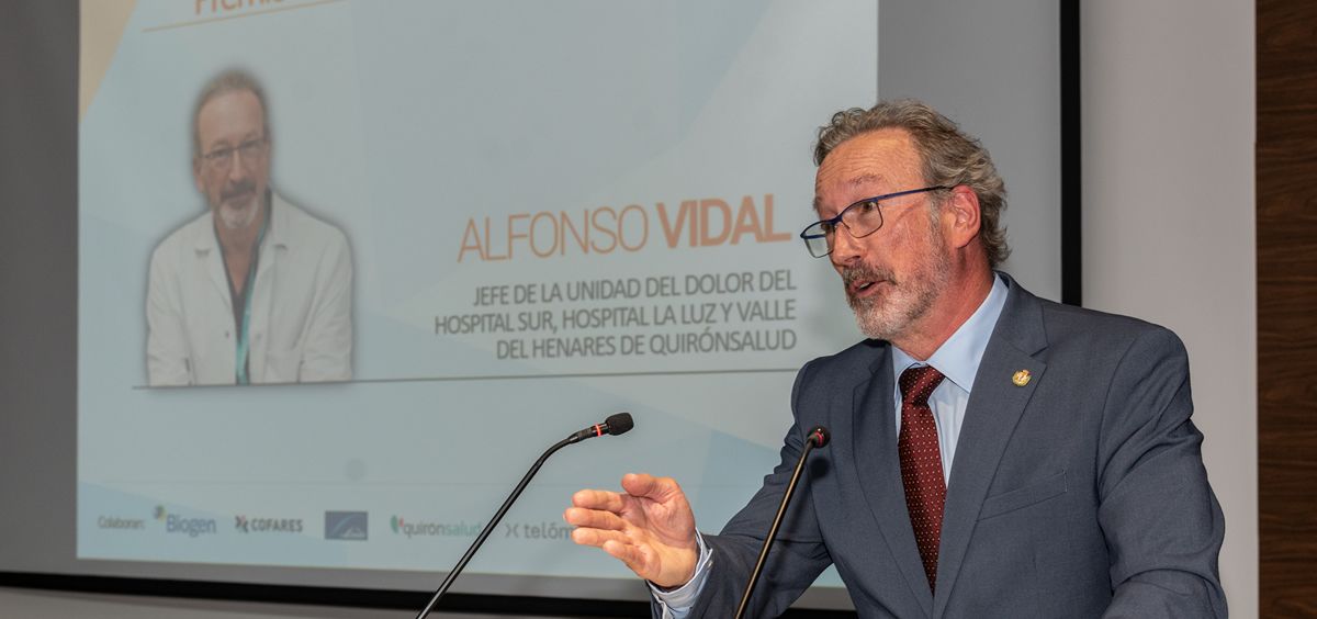 El Dr. Alfonso Vidal, Personalidad Digital del Año, tras recibir el galardón (Foto. Miguel Ángel Escobar/Consalud)