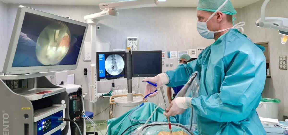 Cirugía endoscópica de columna (Foto: Hospital Infanta Elena)