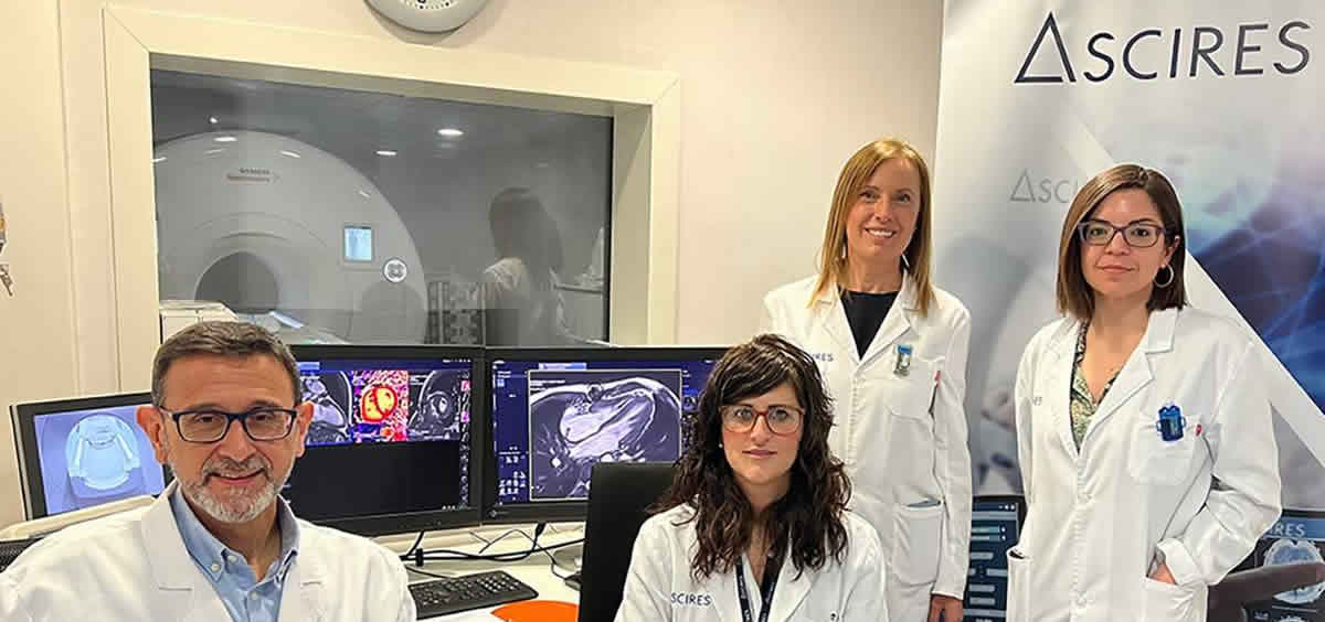 El equipo de cardiólogos de Ascires que ha liderado la investigación. De izda. a dcha., los doctores Vicente Monmeneu, Pilar García (sentados), Alicia Maceira y Laura Higueras (Foto: ASCIRES)