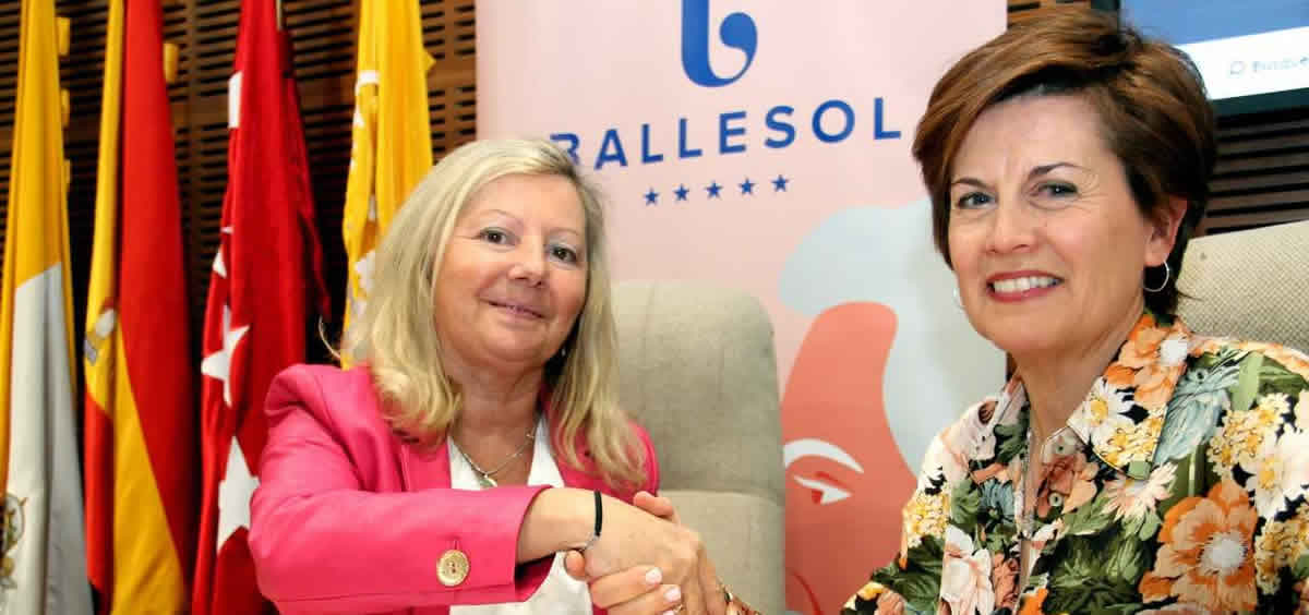 Imagen del acuerdo entre Ballesol y la Asociación Benéfica Geriátrica (Foto: Ballesol)