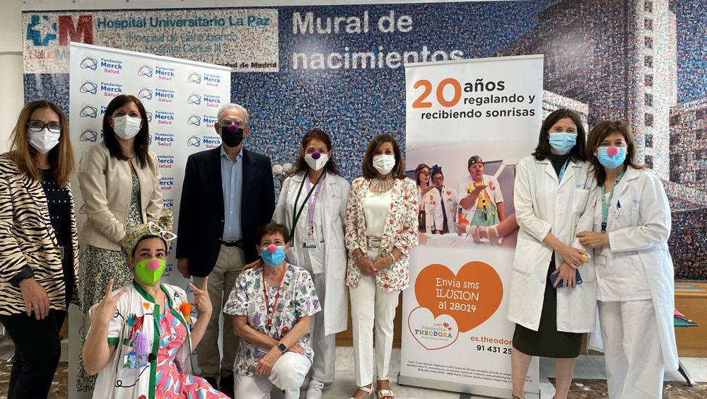 Payasos, magos y músicos visitan a los niños hospitalizados