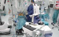 La primera intervención con cirugía robótica en Aragón que se ha realizado en el Servet. (Foto: Luis Correas)