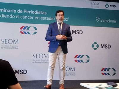 Dr. César Rodríguez, vicepresidente de SEOM y jefe de Sección del Servicio de Oncología, en el XV Seminario (Foto. Consalud)
