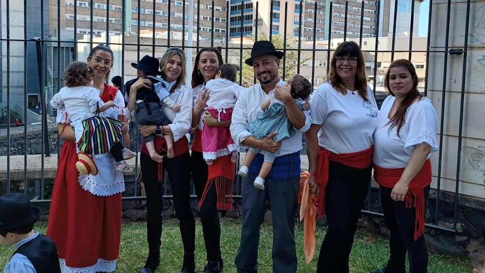 La guardería del HUC se engalana por el Día de Canarias