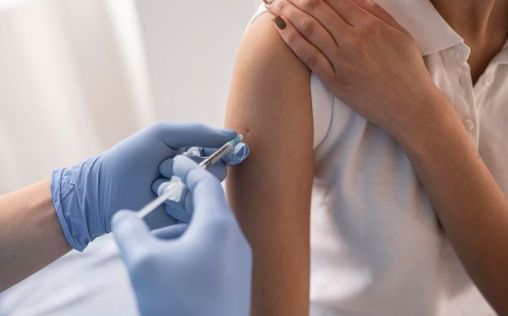 La Comisión Europea y BioNTech-Pfizer pactan una reducción del número de dosis de vacunas COVID-19