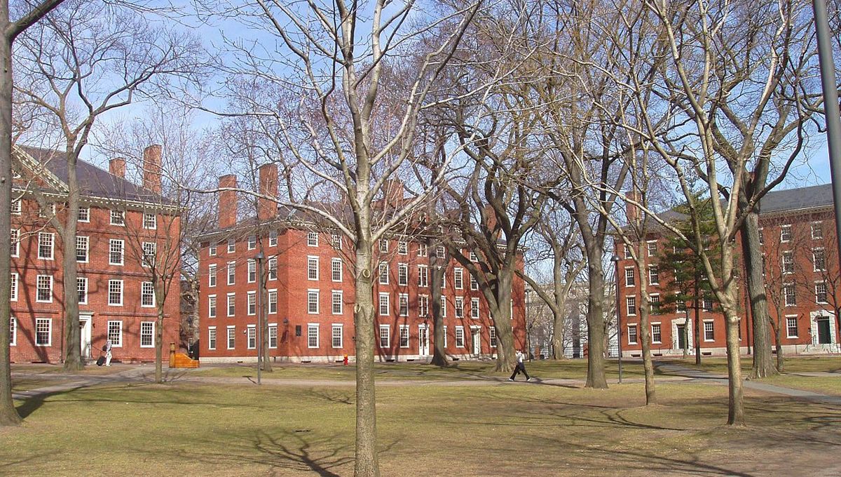 Exteriores de la Universidad de Harvard (Foto. Wikimedia Commons)