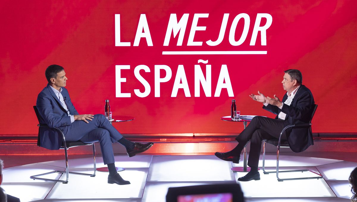 Pedro Sánchez y Luis Planas en el acto del PSOE
