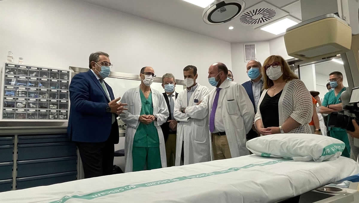 El consejero de Sanidad de C-LM, Jesús Fernández Sanz, en el hospital de Ciudad Real (Foto: JCCM7EuropaPress)