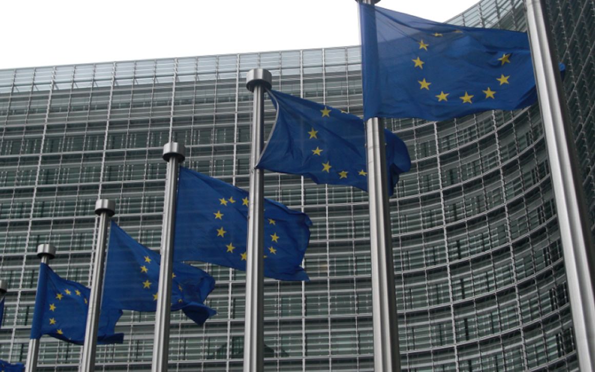 La Unión Europea y Estados Unidos fortalecen su cooperación en la inspección de medicamentos
