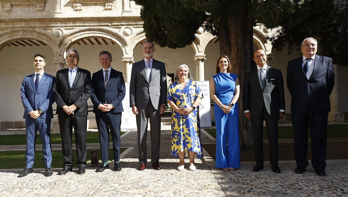Su Majestad el Rey hizo entrega a la Dra. Ana Fernández Sesma del “VI Galardón Camino Real”, otorgado por el Instituto Franklin de la Universidad de Alcalá. (Foto. Casa Real)