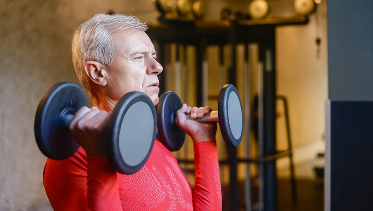 Persona mayor haciendo ejercicio (Foto: Pexels)