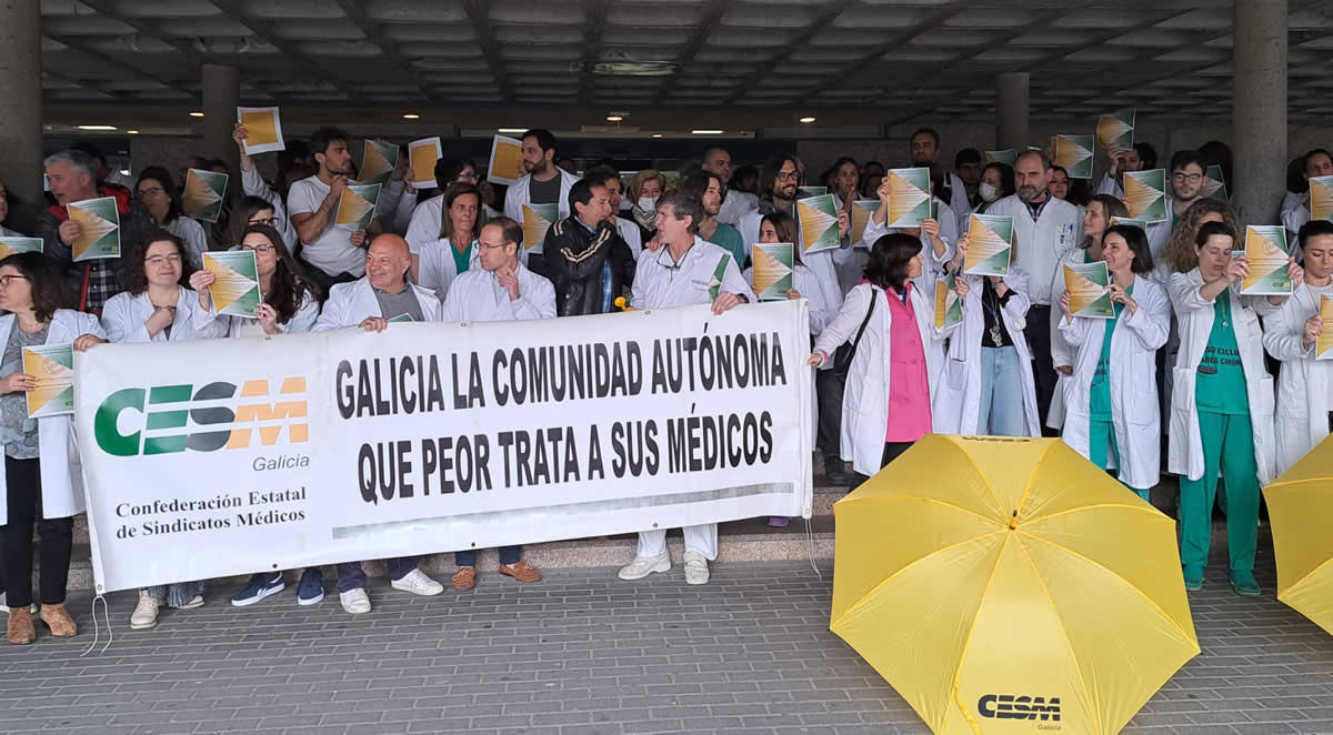 Médicos gallegos en huelga en el mes de abril (FOTO: CESM)