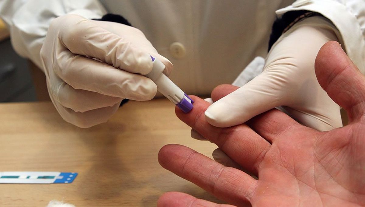 Realización de la prueba de VIH en farmacias (Foto. ConSalud.es)