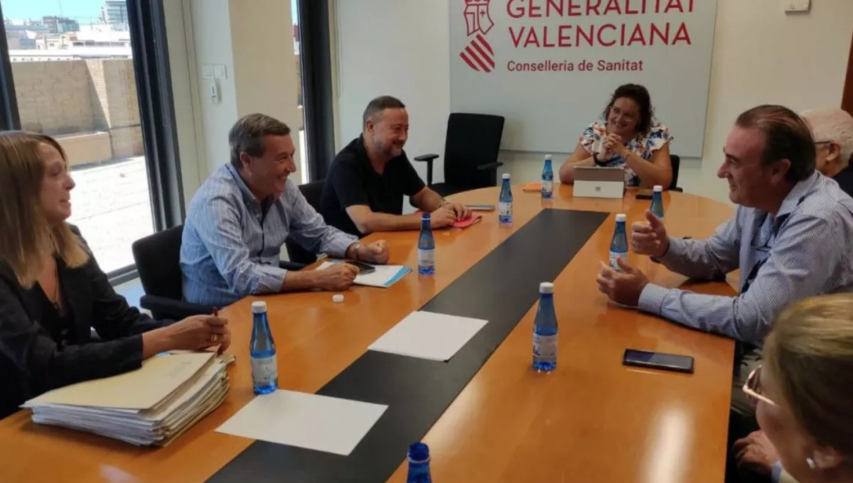 El consejero de Sanidad de la Comunidad Valenciana, Marciano Gómez, durante su reunión con CESM CV. (Generalitat)