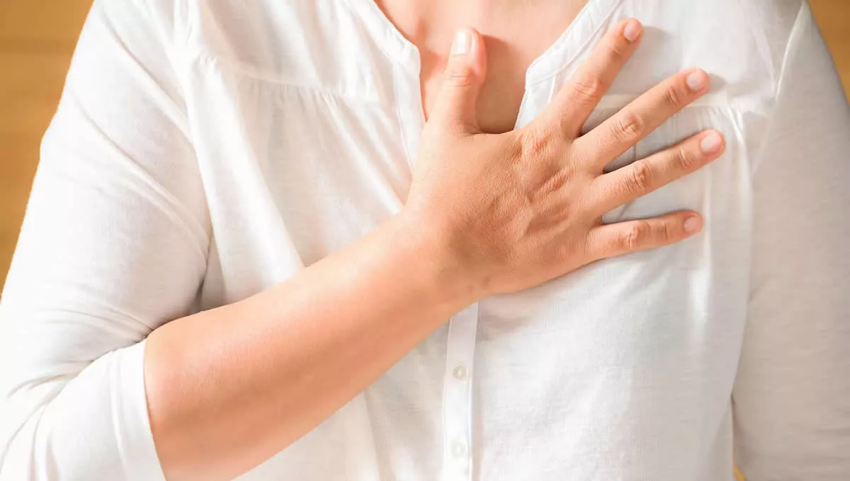 El colesterol elevado aumenta el riesgo de enfermedades cardiovasculares en mujeres mayores de 50