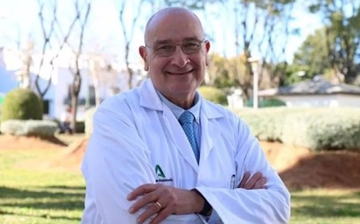 Dimite el director de Asistencia Sanitaria del SAS, Luis Martínez Hervás
