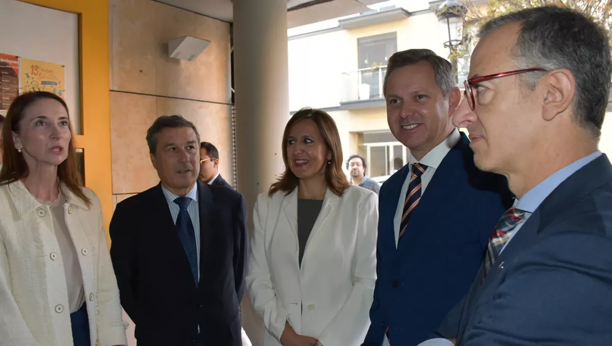 José Manuel Miñones junto a la alcaldesa de Valencia, María José Catalá y el consejero de Sanidad de la Generalitat, Marciano Gómez