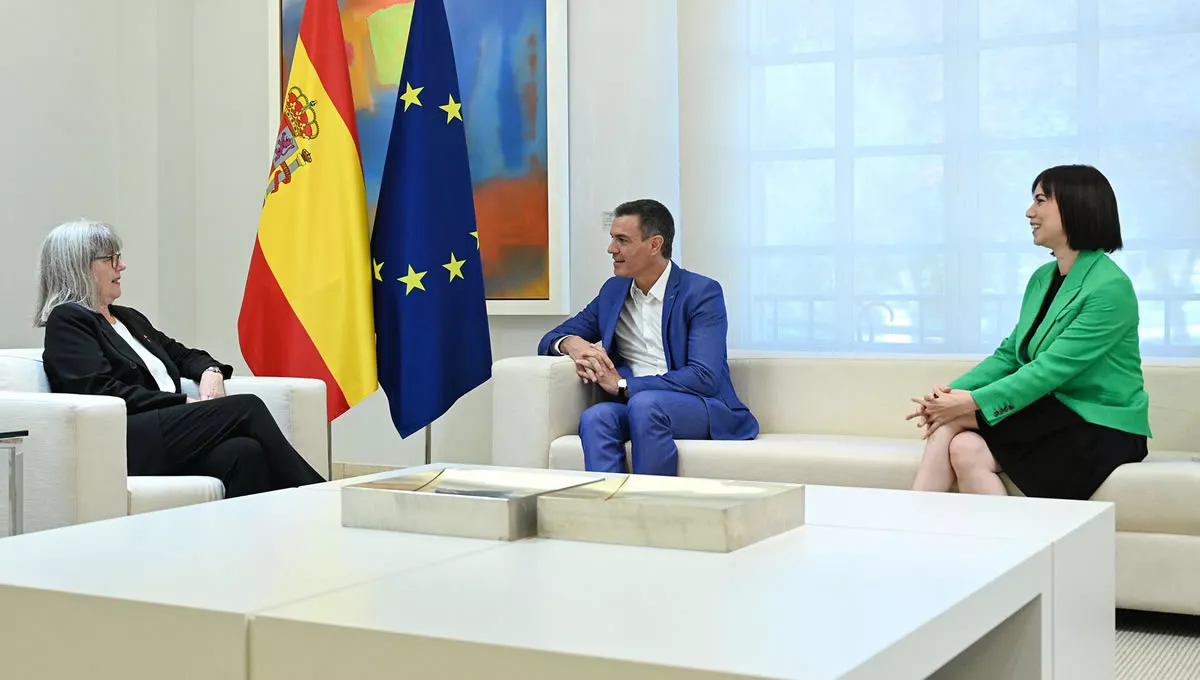 Pedro Sánchez, presidente de España, y Diana Morant, ministra de Ciencia e Innovación, se reunen con Donna Strickland, Premio Nobel de Física (Foto: Pool Moncloa/Borja Puig de la Bellacasa)