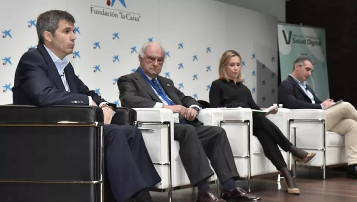 Una de las mesas de debate en el V Foro de Salud Digital Una de las mesas de debate en el V Foro de Salud Digital