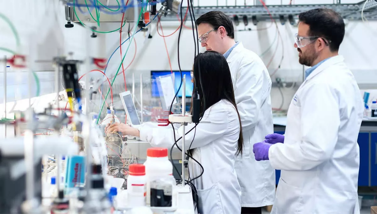 Cientificos en laboratorio (Foto: El Ministerio de Ciencia e Innovacion)