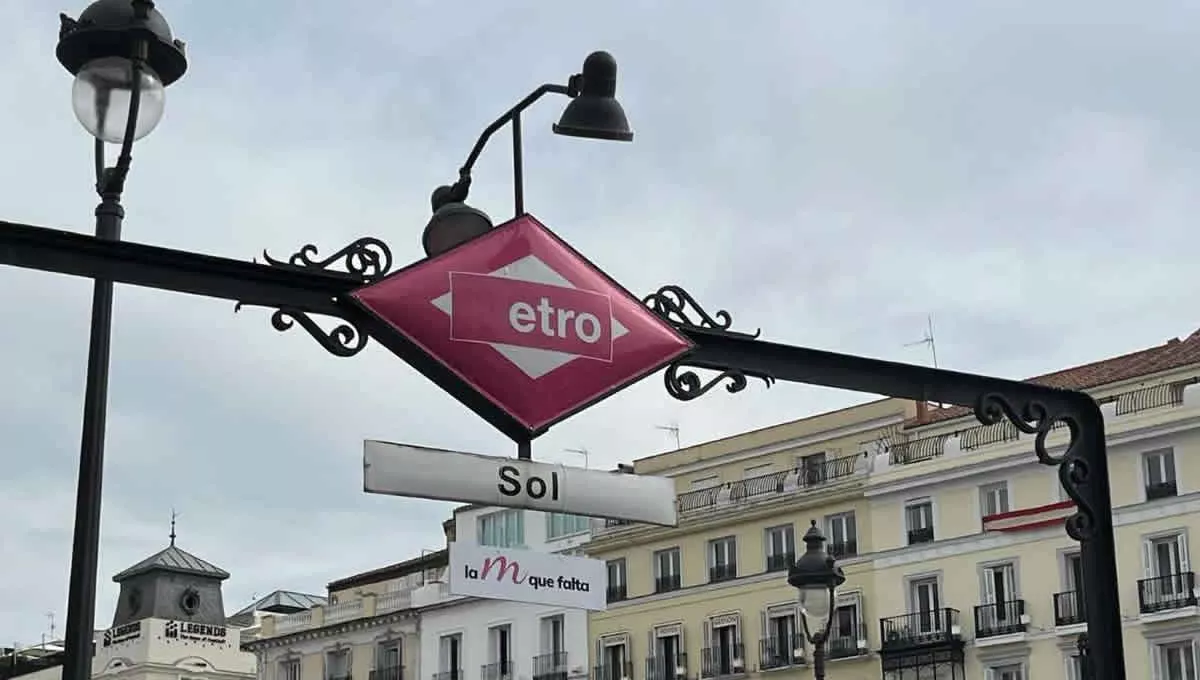 Boca de metro con la campaña #laMquefalta (Foto: Atrevia)